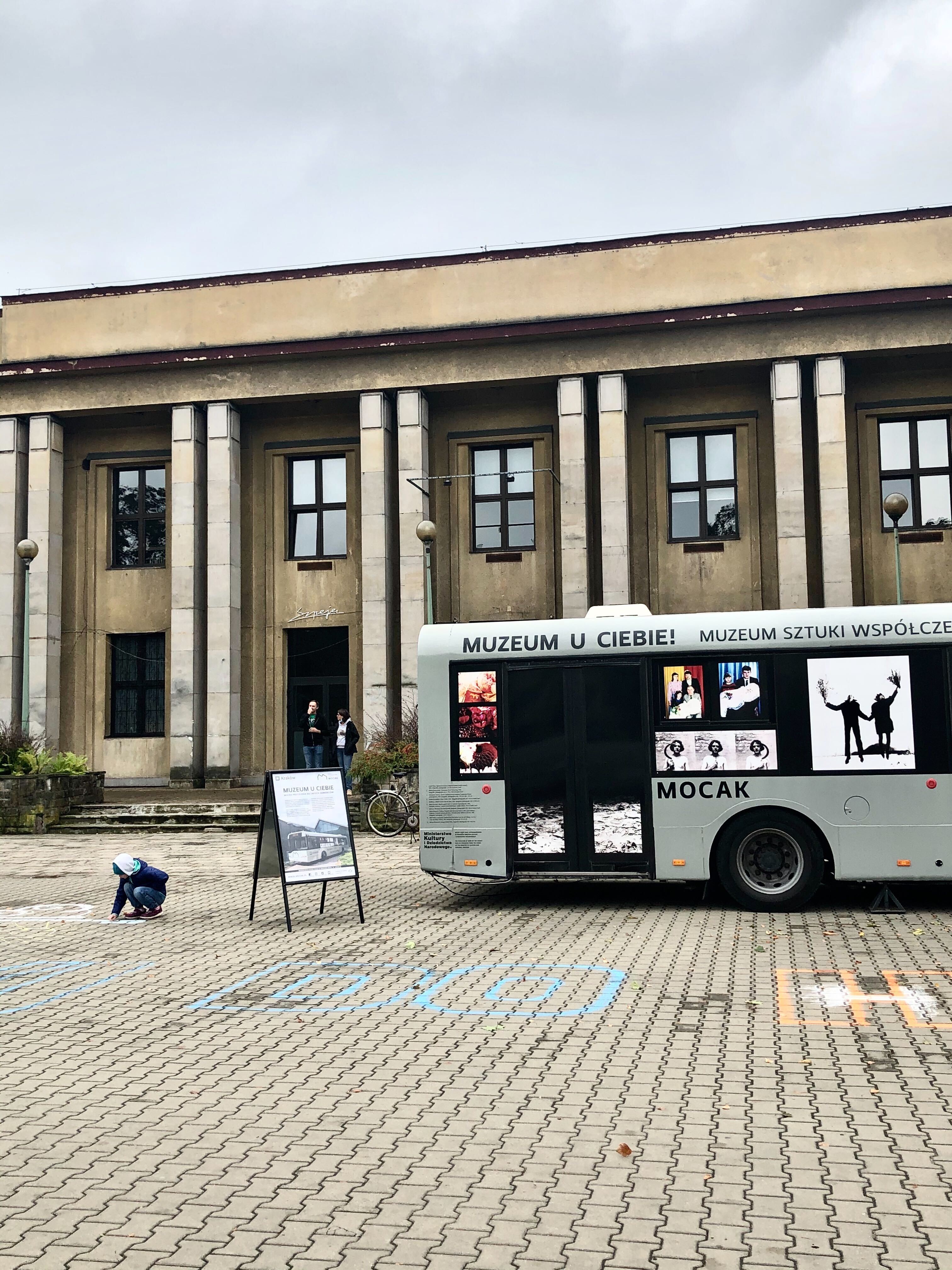 MOCAK Bus in action //Drop in to Huta//, 2021, photo: Promotion Department, MOCAK