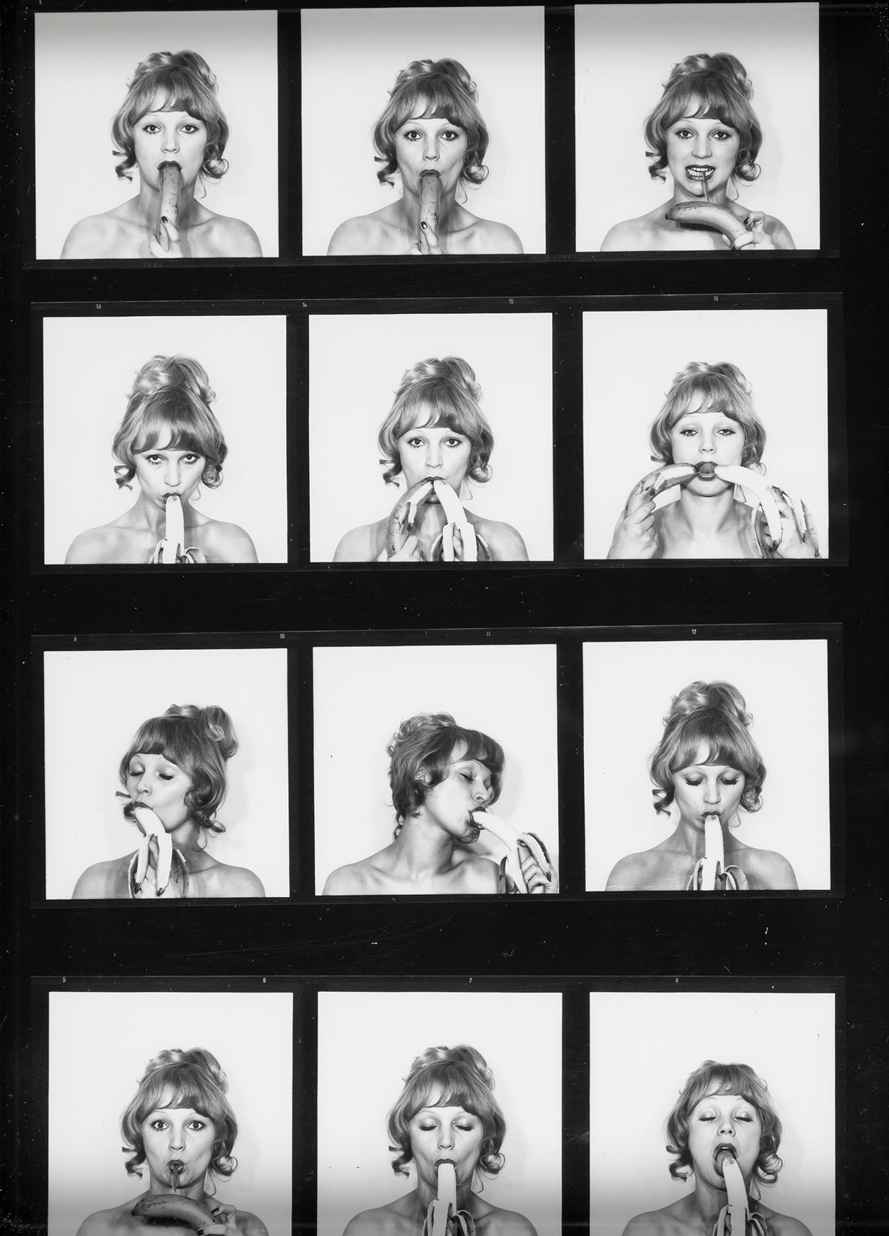 Natalia LL, bez tytułu, z cyklu //Sztuka konsumpcyjna//, 1974, stykówka / fotografia, 30 × 21,9 cm, Kolekcja MOCAK-u