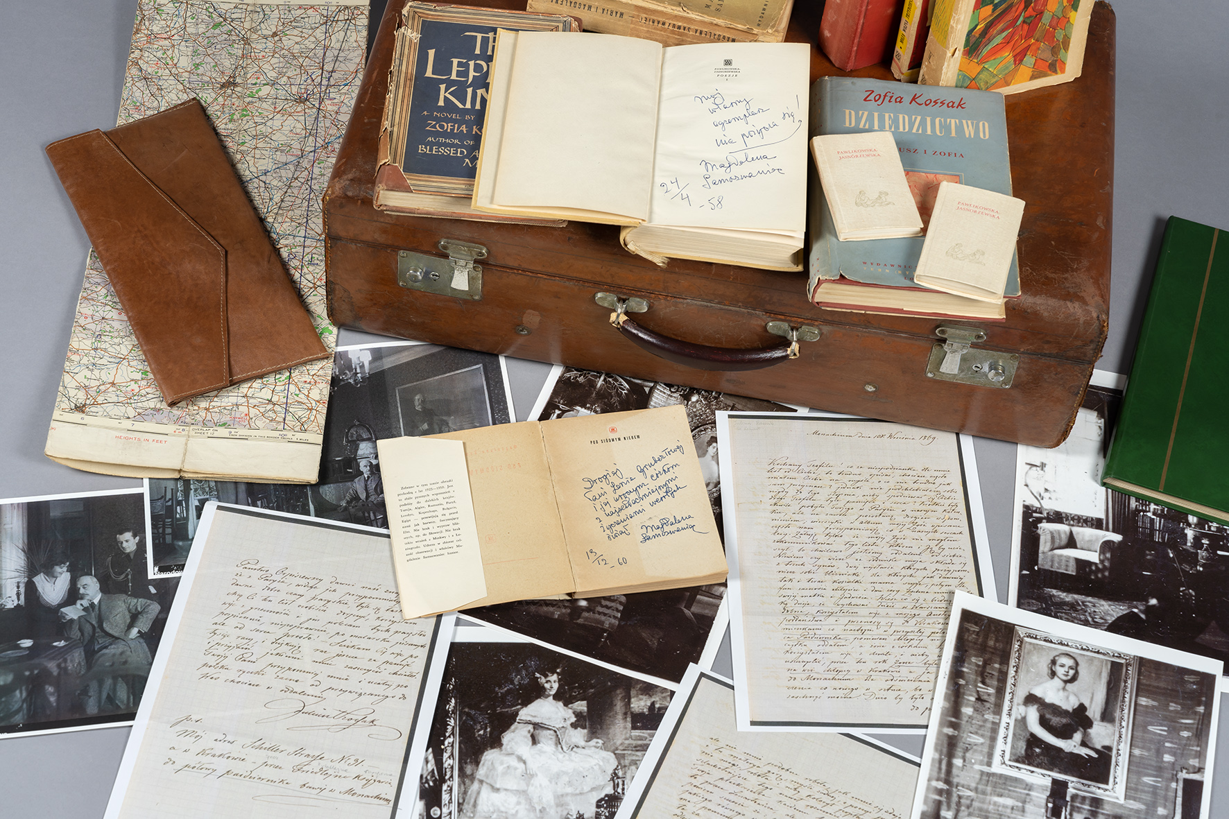 Fragment zbiorów archiwalnych Kossakówki oraz pamiątki po Marii Pawlikowskiej-Jasnorzewskiej, Stefanie Jasnorzewskim oraz Magdalenie Samozwaniec, fot. R. Sosin