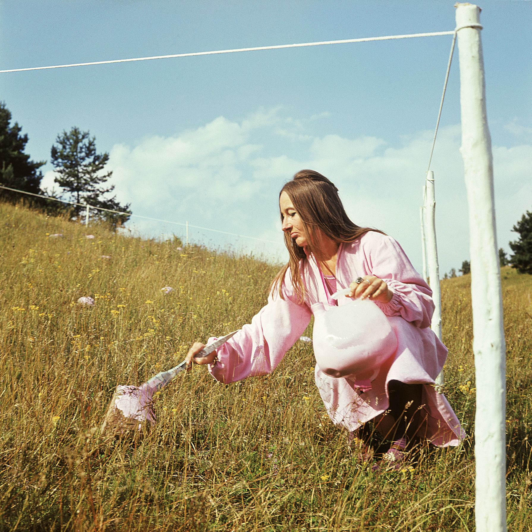 Maria Pinińska-Bereś, //Aneksja krajobrazu//, dokumentacja akcji, Świeszyno koło Miastka, 1980, archiwum Fundacji Marii Pinińskiej-Bereś i Jerzego Beresia