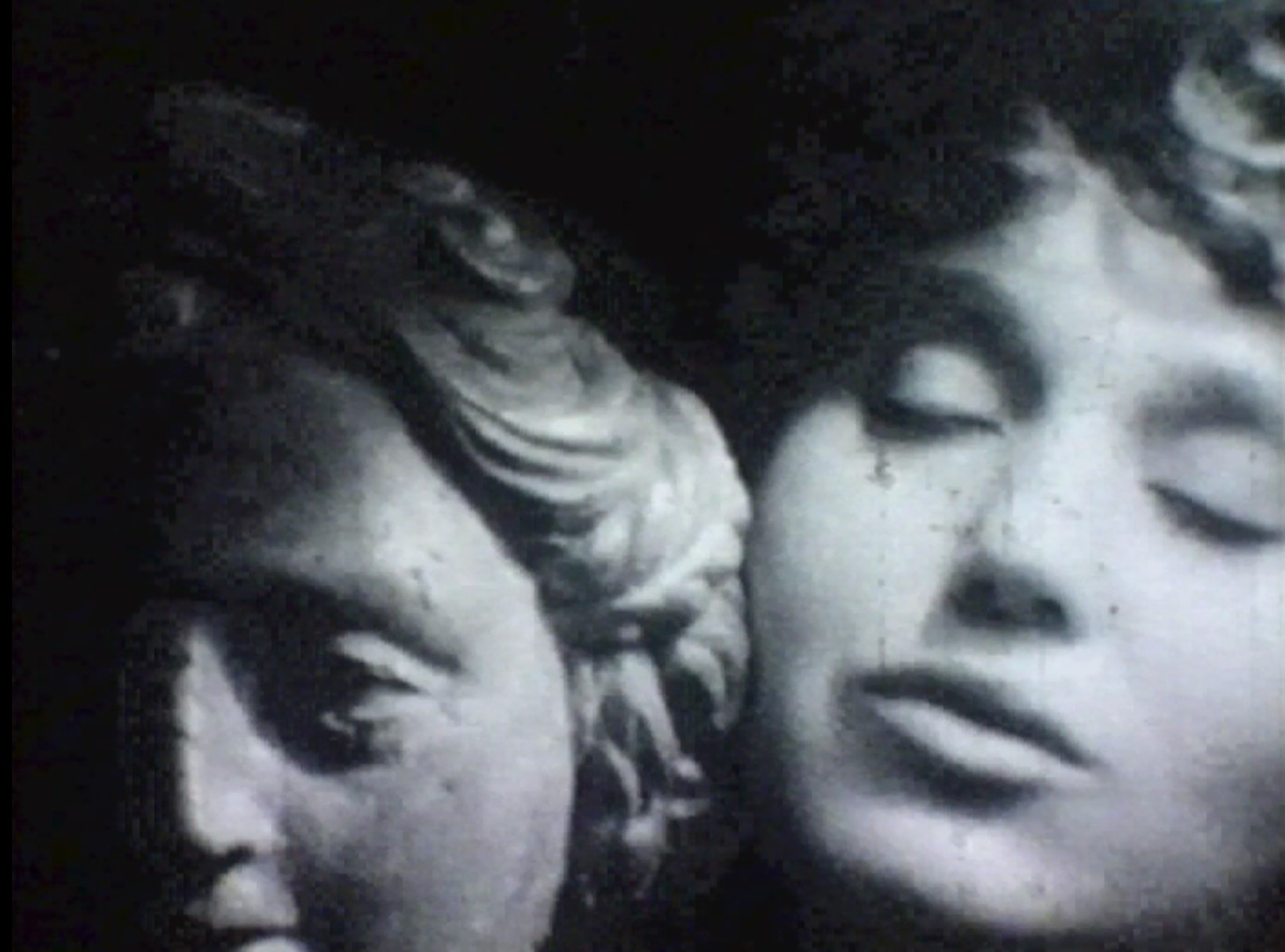 VALIE EXPORT, //Autoportret z głową//, 1966/1967, video, Kolekcja MOCAK-u