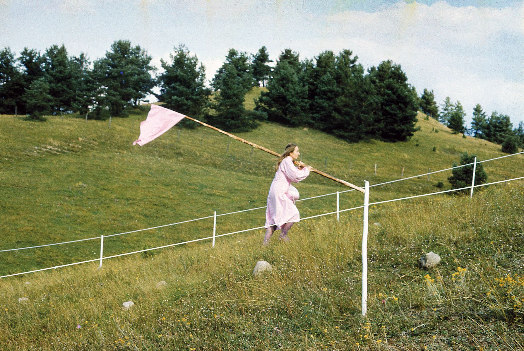 Maria Pinińska-Bereś, //Aneksja krajobrazu//, dokumentacja akcji, Świeszyno koło Miastka, 1980, archiwum Fundacji Marii Pinińskiej-Bereś i Jerzego Beresia