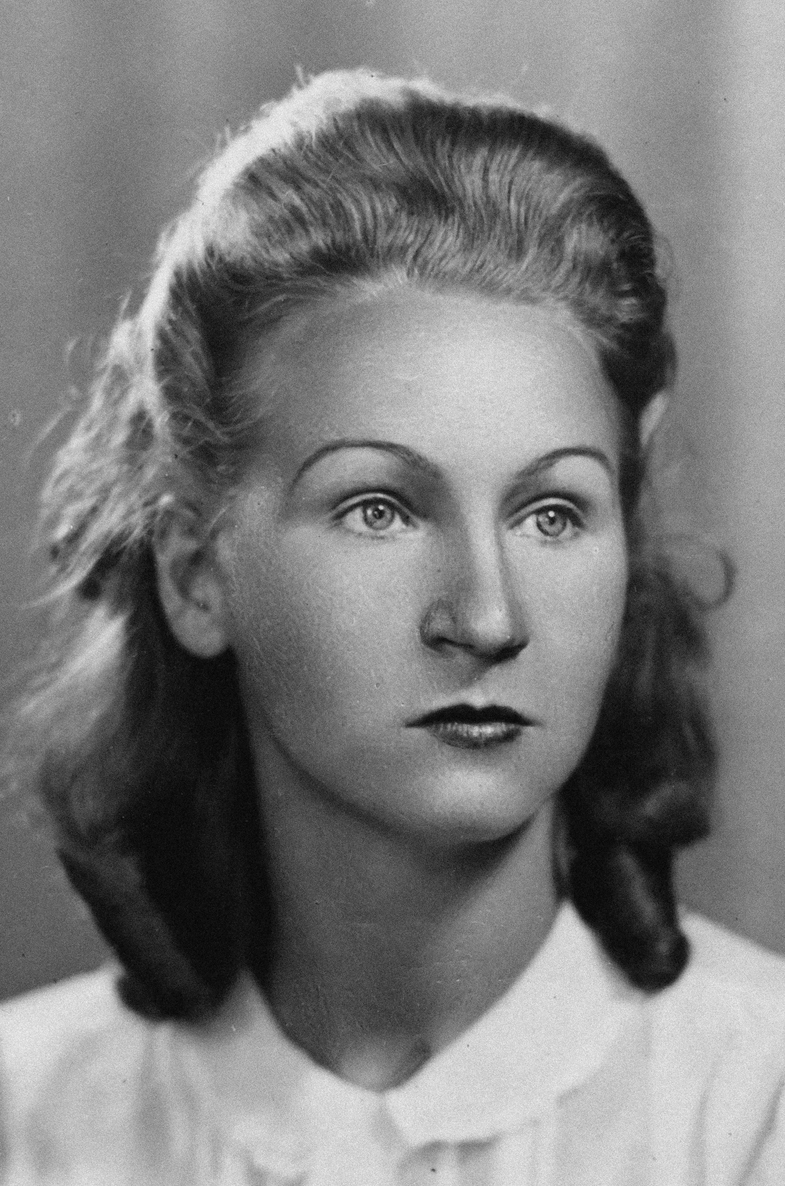 Zofia Posmysz, zdjęcie wykonane w 1940 roku, archiwum prywatne Zofii Posmysz