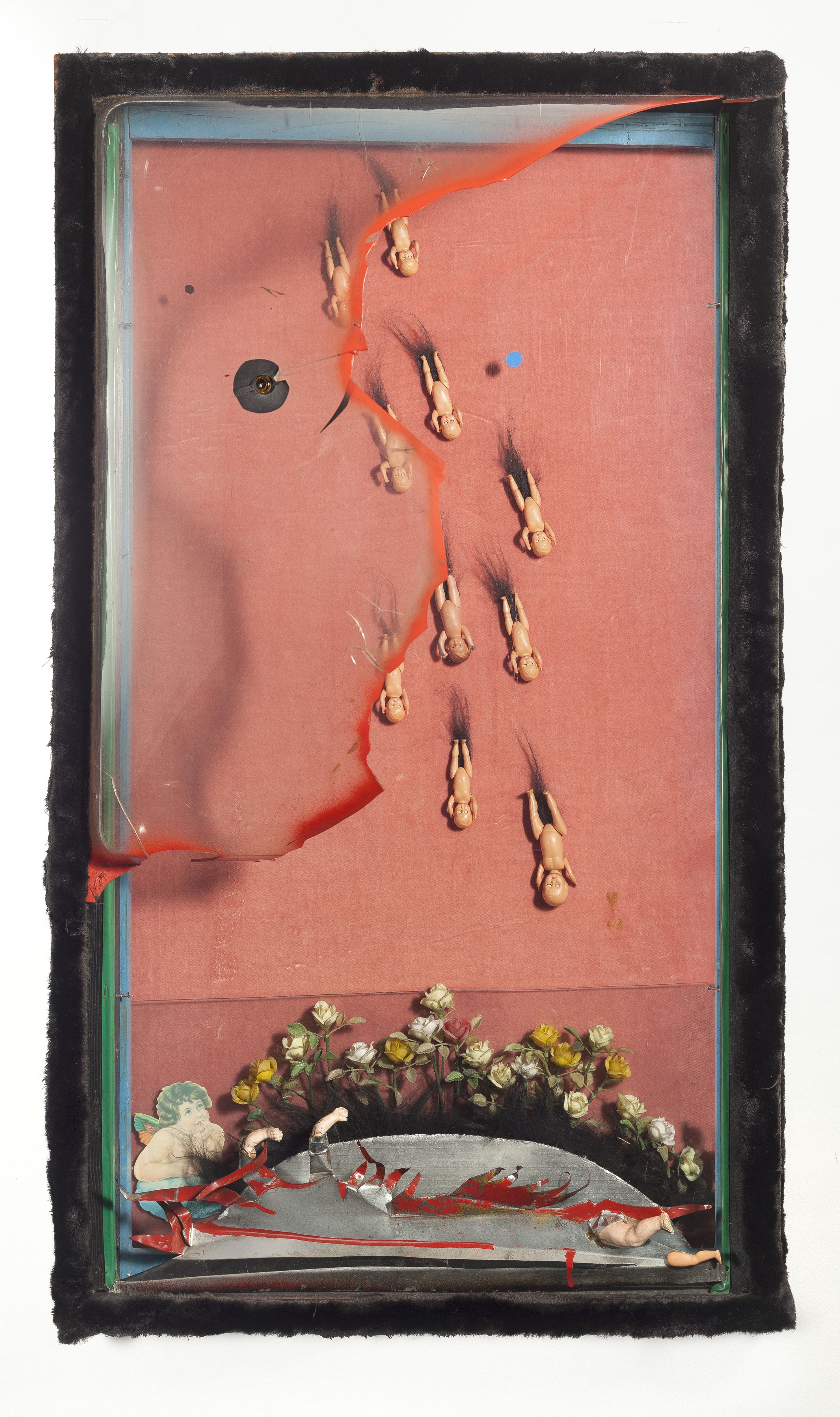 Władysław Hasior, //Rzeź niewiniątek//, lata 70., asamblaż, 106 x 61 x 30 cm, kolekcja MOCAK-u, Marek Gardulski 