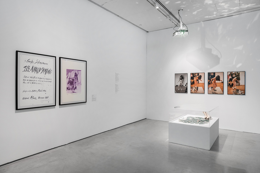 //Ewa Partum: Contemplating Art, Contemplating1