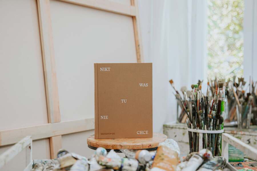Katalog w pracowni artysty, fot.1