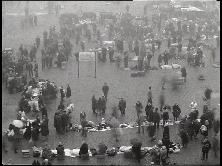 Józef Robakowski, Tadeusz Junak, Ryszard Meissner, //Rynek//, 1970, wideo, dzięki uprzejmości Józefa Robakowskiego