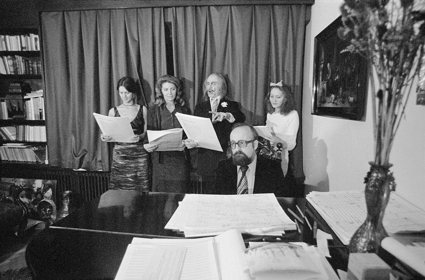 Marian Eile, bez tytułu, z cyklu //Dali rewizytuje Pendereckich//, 1976, fotografia, Archiwum MOCAK-u