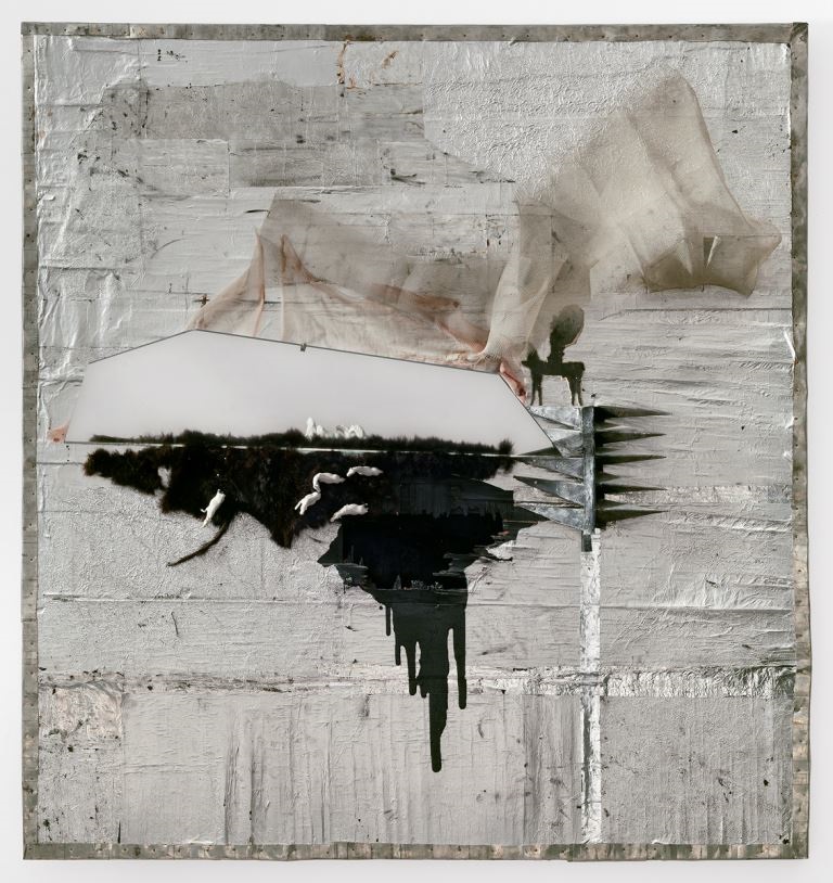 Władysław Hasior, //Srebrny sen//, 1966, asamblaż, 127 × 120 × 20 cm, Galeria Starmach